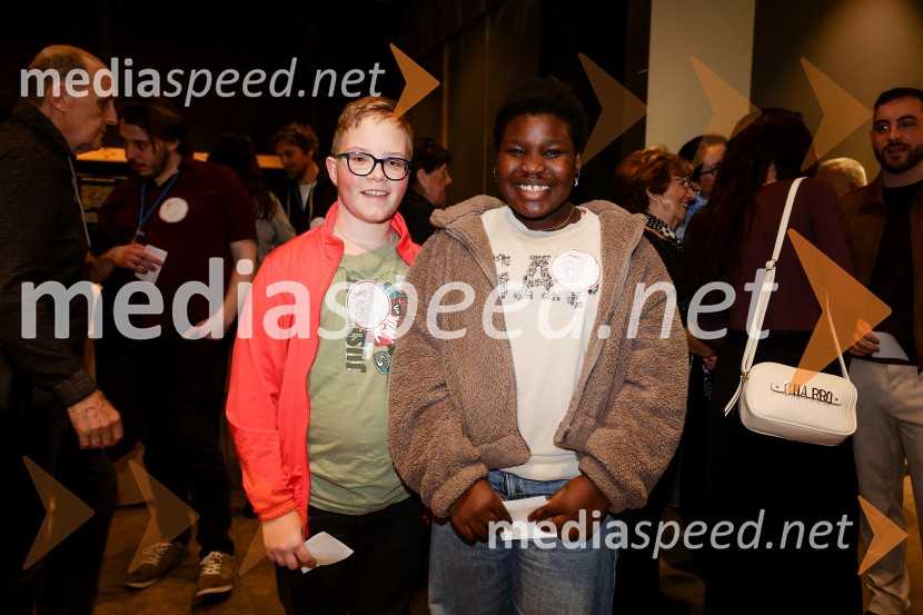 Kako preživeti apokalipso zombijev, premiera