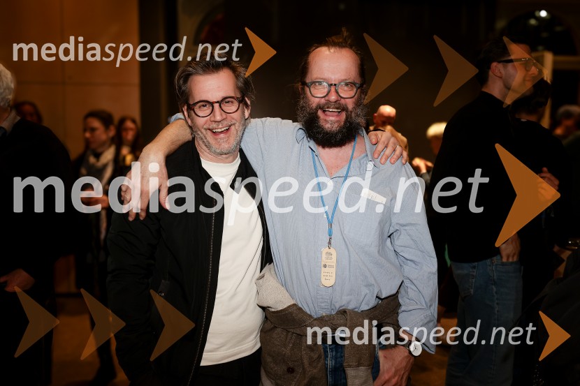 Kako preživeti apokalipso zombijev, premiera