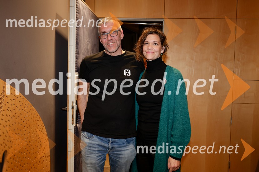 Kako preživeti apokalipso zombijev, premiera