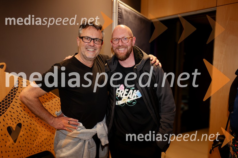 Kako preživeti apokalipso zombijev, premiera