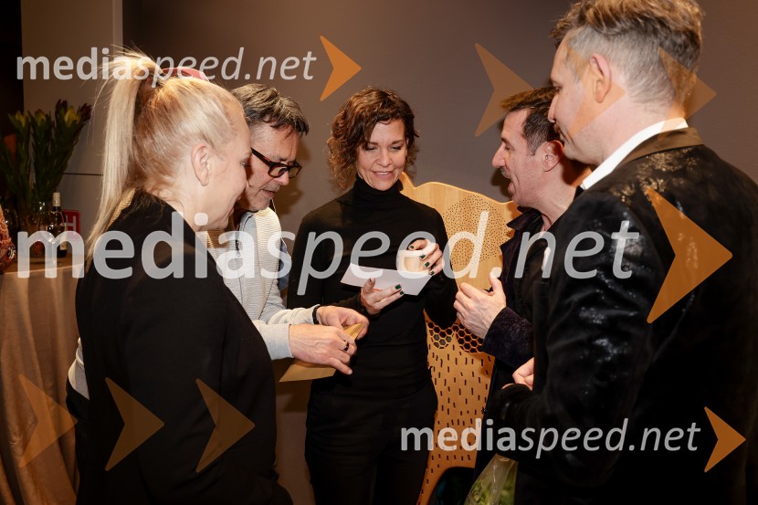 Kako preživeti apokalipso zombijev, premiera