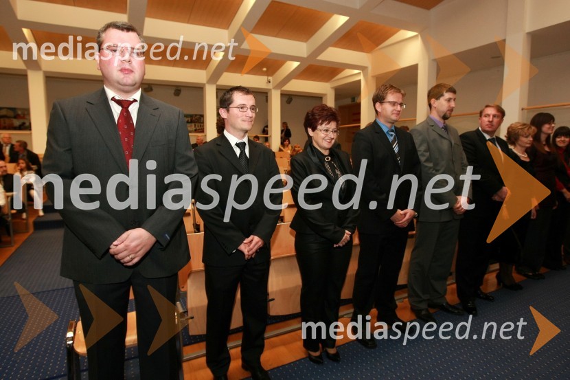 Dr. Andrej Gusel, Fakulteta za strojništvo Univerze v Mariboru, dr. Tomaž Kostanjevec, Fakulteta za strojništvo Univerze v Mariboru, dr. Polona Pivec, Filozofska fakulteta Univerze v Mariboru, dr. Danijel Grafenauer, Filozofska fakulteta Univerze v Mariboru, dr. Marcel Ropotar, Fakulteta za kemijo in kemijsko tehnologijo Univerze v Mariboru, dr. Davorin Kralj, Fakulteta za kemijo in kemijsko tehnologijo Univerze v Mariboru, dr. Breda Jesenšek Papež, Medicinska fakulteta Univerze v Mariboru, dr. Tadeja Kraner Šumenjak, Fakulteta za naravoslovje in matematiko Univerze v Mariboru in dr. Aleksandra Tepeh, Fakulteta za naravoslovje in matematiko Univerze v MariboruUniverza v Mariboru: Promocija doktorjev znanosti, oktober 2009