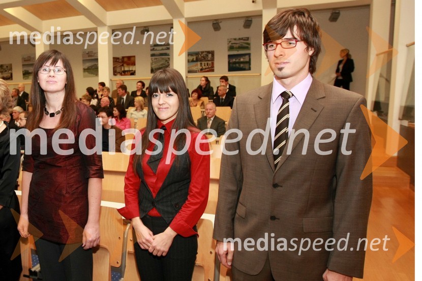 Dr. Tadeja Kraner Šumenjak, Fakulteta za naravoslovje in matematiko Univerze v Mariboru, dr. Aleksandra Tepeh, Fakulteta za naravoslovje in matematiko Univerze v Mariboru in dr. Tomaž Žula, Fakulteta za gradbeništvo Univerze v MariboruUniverza v Mariboru: Promocija doktorjev znanosti, oktober 2009