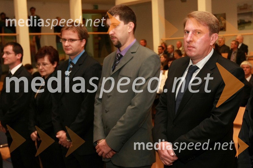 Dr. Danijel Grafenauer, Filozofska fakulteta Univerze v Mariboru, dr. Marcel Ropotar, Fakulteta za kemijo in kemijsko tehnologijo Univerze v Mariboru in dr. Davorin Kralj, Fakulteta za kemijo in kemijsko tehnologijo Univerze v MariboruUniverza v Mariboru: Promocija doktorjev znanosti, oktober 2009