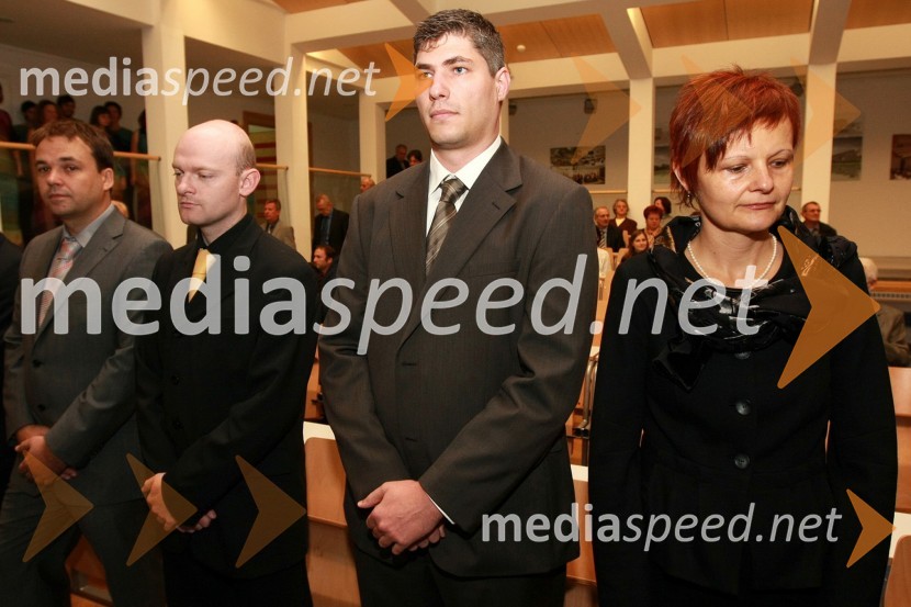 Dr. Darko Hercog, Fakulteta za elektrotehniko, računalništvo in informatiko Univerze v Mariboru, dr. Matjaž Gaber, Fakulteta za elektrotehniko, računalništvo in informatiko Univerze v Mariboru, dr. Božidar Bratina, Fakulteta za elektrotehniko, računalništvo in informatiko Univerze v Mariboru in dr. Andreja Primec, Pravna fakulteta Univerze v MariboruUniverza v Mariboru: Promocija doktorjev znanosti, oktober 2009