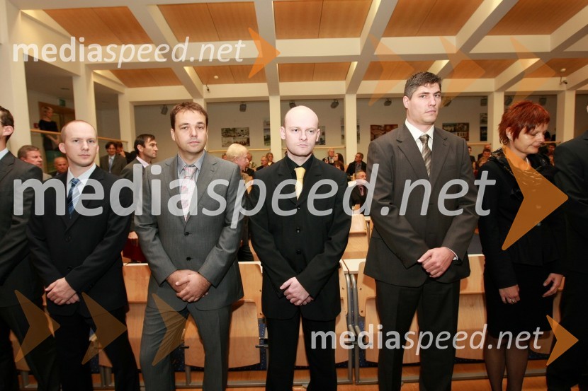 Dr. Marko Kežmah, Fakulteta za elektrotehniko, računalništvo in informatiko Univerze v Mariboru, dr. Darko Hercog, Fakulteta za elektrotehniko, računalništvo in informatiko Univerze v Mariboru, dr. Matjaž Gaber, Fakulteta za elektrotehniko, računalništvo in informatiko Univerze v Mariboru, dr. Božidar Bratina, Fakulteta za elektrotehniko, računalništvo in informatiko Univerze v Mariboru in dr. Andreja Primec, Pravna fakulteta Univerze v MariboruUniverza v Mariboru: Promocija doktorjev znanosti, oktober 2009