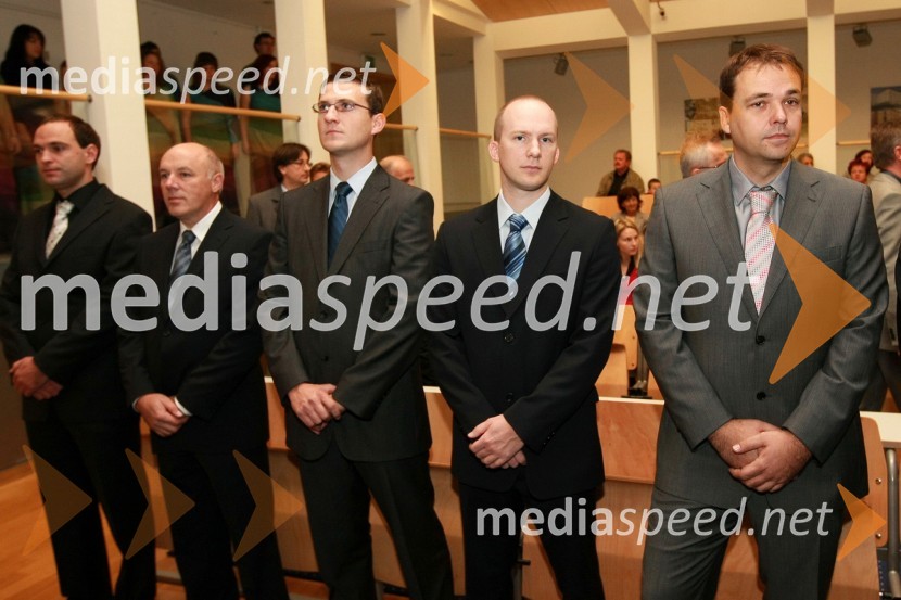 Dr. Matjaž Fras, dr. Zvonko Toroš. dr. Luka Pavlič, dr. Marko Kežmah in dr. Darko Hercog, vsi Fakulteta za elektrotehniko, računalništvo in informatiko Univerze v MariboruUniverza v Mariboru: Promocija doktorjev znanosti, oktober 2009