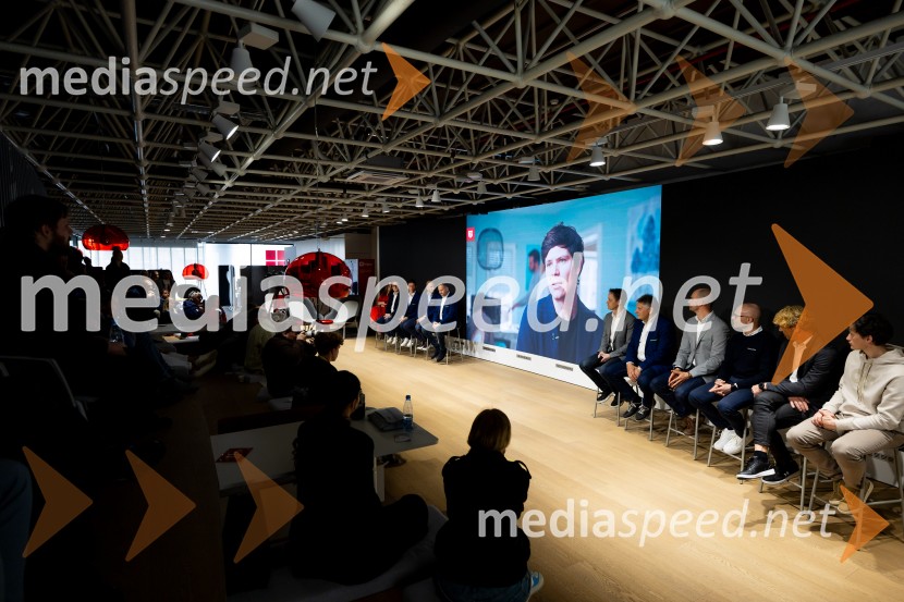 Novinarska konferenca pred letošnjim spektaklom v Planici