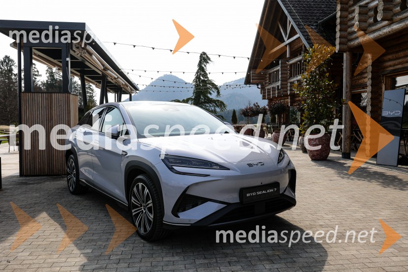 BYD hibrid, predstavitev