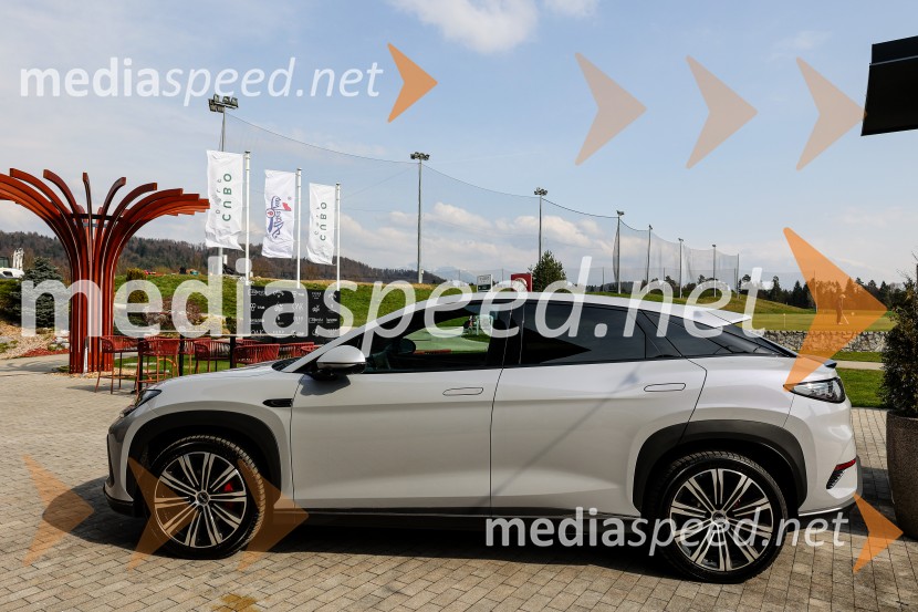 BYD hibrid, predstavitev