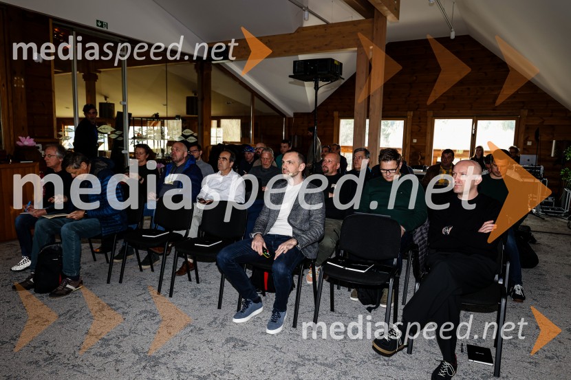 BYD hibrid, predstavitev