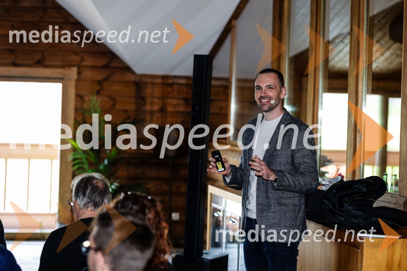 BYD hibrid, predstavitev