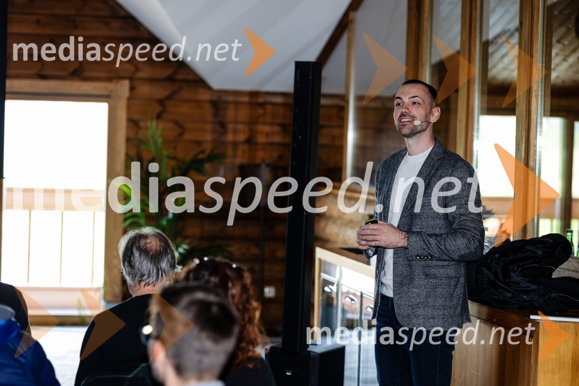 BYD hibrid, predstavitev