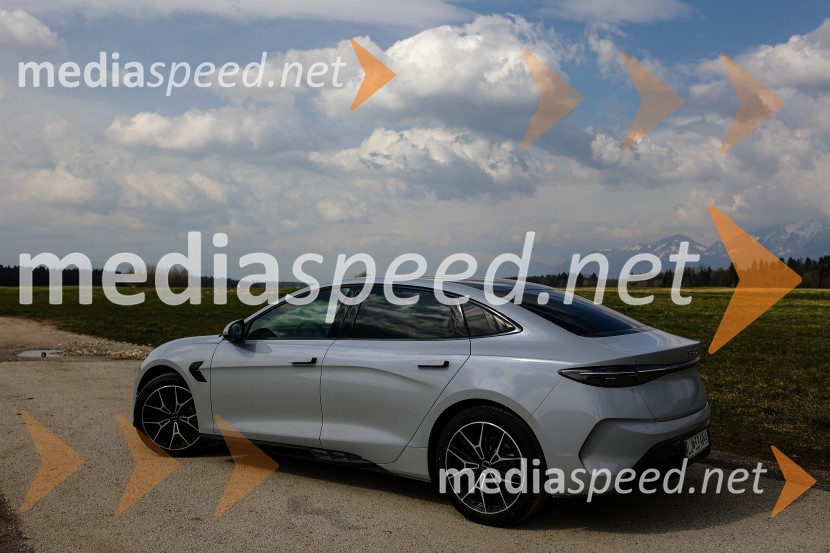 BYD hibrid, predstavitev