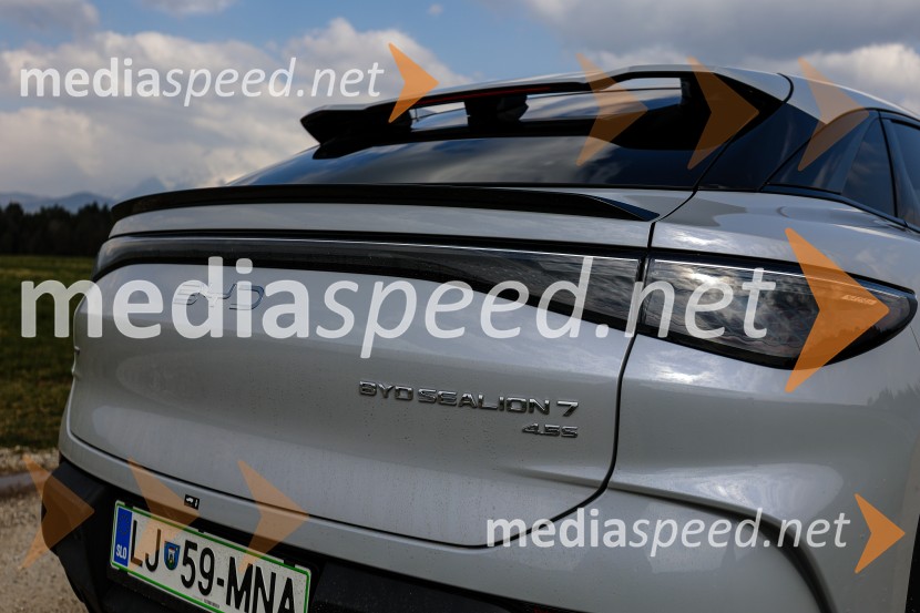 BYD hibrid, predstavitev