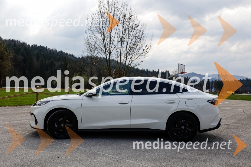 BYD hibrid, predstavitev