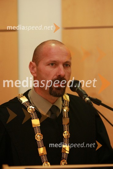 Prof. dr. Niko Samec, dekan Fakultete za strojništvo Univerze v MariboruUniverza v Mariboru: Promocija doktorjev znanosti, oktober 2009