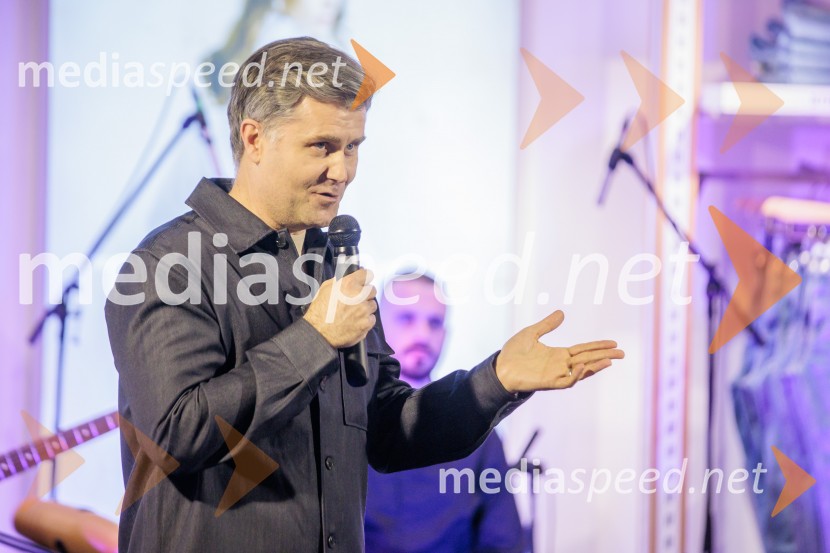 Topshop, otvoritev trgovine