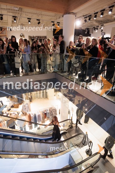 Topshop, otvoritev trgovine