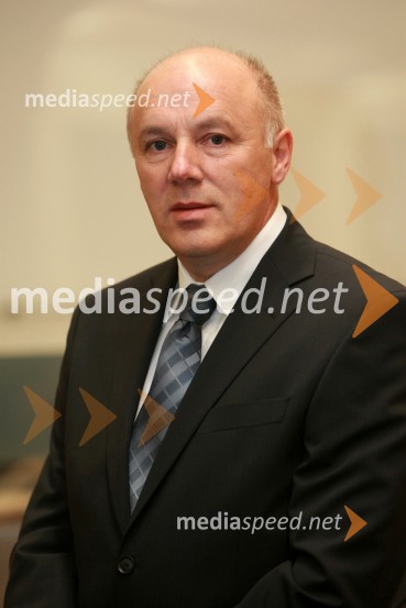 Dr. Zvonko Toroš, Fakulteta za elektrotehniko, računalništvo in informatiko Univerze v MariboruUniverza v Mariboru: Promocija doktorjev znanosti, oktober 2009