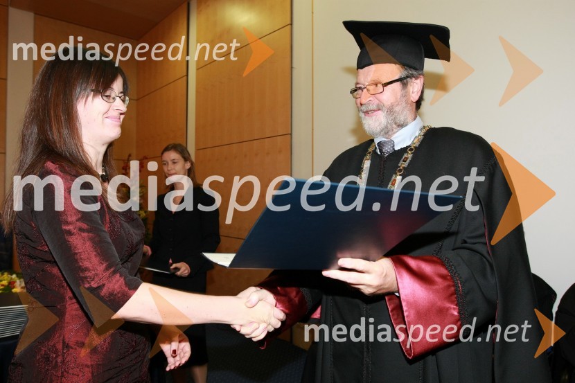 Dr. Tadeja Kraner Šumenjak, Fakulteta za naravoslovje in matematiko Univerze v Mariboru in prof. dr. Ivan Rozman, rektor Univerze v MariboruUniverza v Mariboru: Promocija doktorjev znanosti, oktober 2009