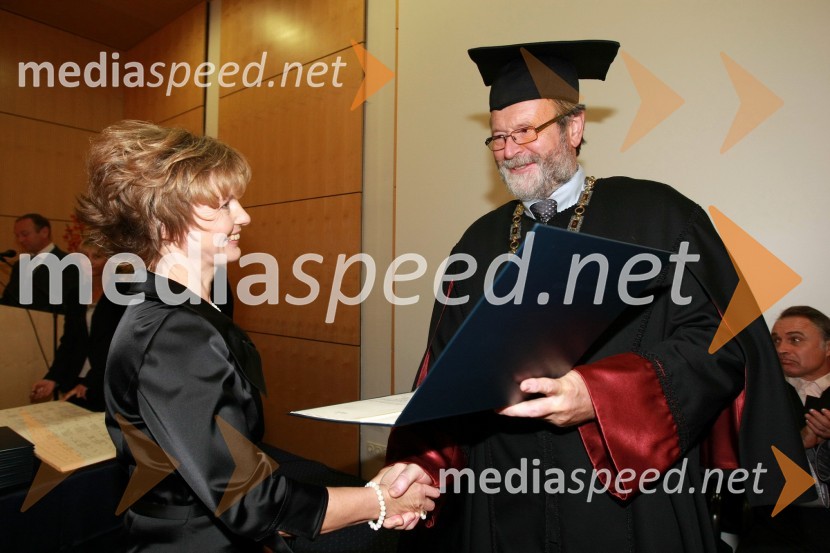 Dr. Breda Jesenšek Papež, Medicinska fakulteta Univerze v Mariboru in prof. dr. Ivan Rozman, rektor Univerze v MariboruUniverza v Mariboru: Promocija doktorjev znanosti, oktober 2009