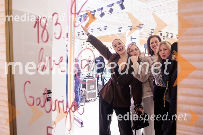 Topshop, otvoritev trgovine