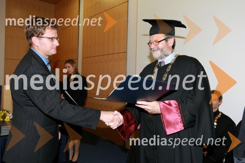 Dr. Danijel Grafenauer, Filozofska fakulteta Univerze v Mariboru in prof. dr. Ivan Rozman, rektor Univerze v MariboruUniverza v Mariboru: Promocija doktorjev znanosti, oktober 2009