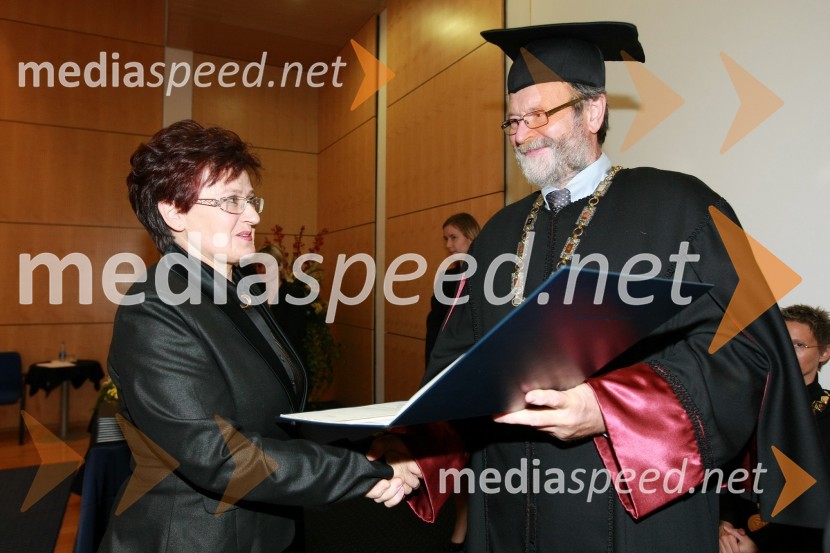 Dr. Polona Pivec, Filozofska fakulteta Univerze v Mariboru in prof. dr. Ivan Rozman, rektor Univerze v MariboruUniverza v Mariboru: Promocija doktorjev znanosti, oktober 2009