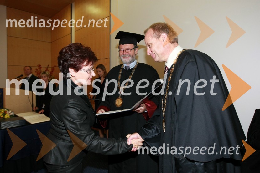 Dr. Polona Pivec, Filozofska fakulteta Univerze v Mariboru, prof. dr. Ivan Rozman, rektor Univerze v Mariboru in prof. dr. Marko Jesenšek, dekan Filozofske fakultete Univerze v MariboruUniverza v Mariboru: Promocija doktorjev znanosti, oktober 2009