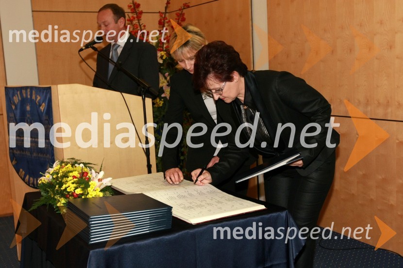 Dr. Polona Pivec, Filozofska fakulteta Univerze v MariboruUniverza v Mariboru: Promocija doktorjev znanosti, oktober 2009