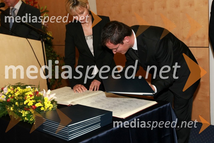 Dr. Tomaž Kostanjevec, Fakulteta za strojništvo Univerze v MariboruUniverza v Mariboru: Promocija doktorjev znanosti, oktober 2009