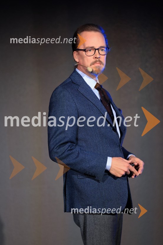  Jakob Petterssen, direktor zunanjega oblikovanja DeepalCHANGAN, predstavitev