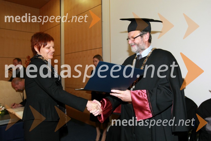 Dr. Andreja Primec, Pravna fakulteta Univerze v Mariboru in prof. dr. Ivan Rozman, rektor Univerze v MariboruUniverza v Mariboru: Promocija doktorjev znanosti, oktober 2009