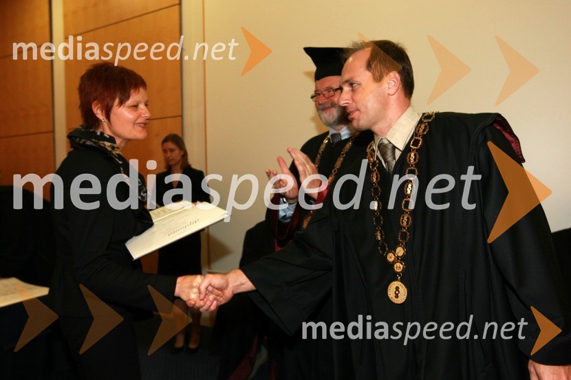 Dr. Andreja Primec, Pravna fakulteta Univerze v Mariboru in prof. dr. Rajko Knez, dekan Pravne fakultete Univerze v Mariboru  	 
	Univerza v Mariboru: Promocija doktorjev znanosti, oktober 2009