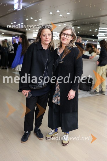  ... ;  Marjeta Lavrič, Direktorica Centra kulture Španski borci ter vodja programa in produkcije Zavoda EN-KNAPNot Standing: Predznak, Cankarjev dom