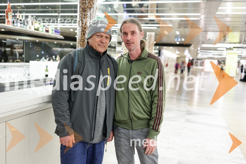  ... ;  Andrej Jaklič, vodja gledališkega in sodobnoplesnega programa CDNot Standing: Predznak, Cankarjev dom