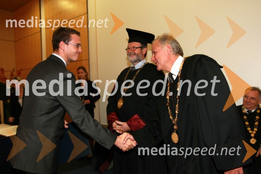 Dr. Luka Pavlič, Fakulteta za elektrotehniko, računalništvo in informatiko Univerze v Mariboru, prof. dr. Ivan Rozman, rektor Univerze v Mariboru in ...
	Univerza v Mariboru: Promocija doktorjev znanosti, oktober 2009