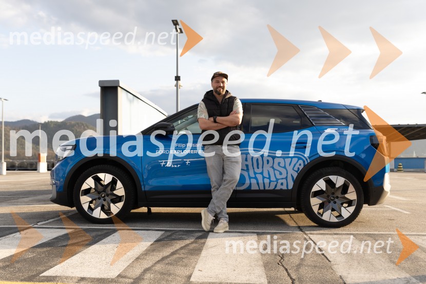 Filip Flisar v Citycentru Celje zarezal v Pohorsko šunko