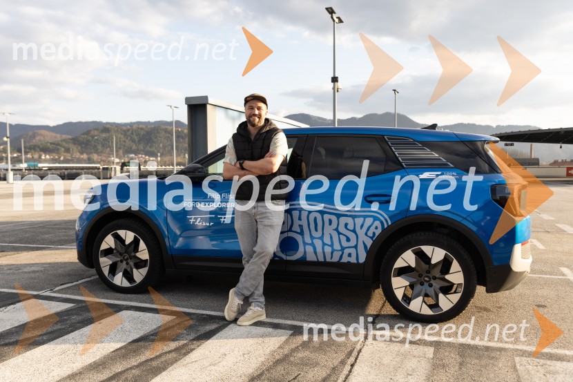 Filip Flisar v Citycentru Celje zarezal v Pohorsko šunko