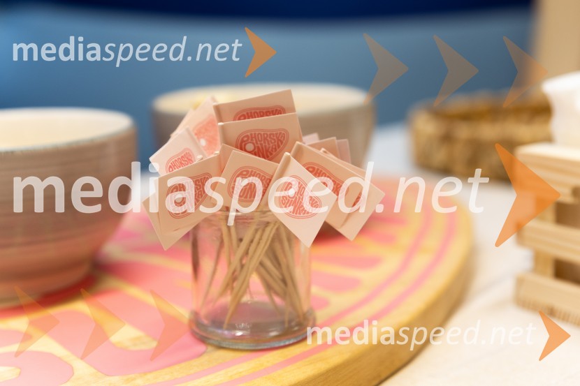 Filip Flisar v Citycentru Celje zarezal v Pohorsko šunko