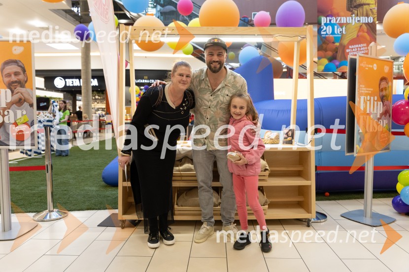 Filip Flisar v Citycentru Celje zarezal v Pohorsko šunko