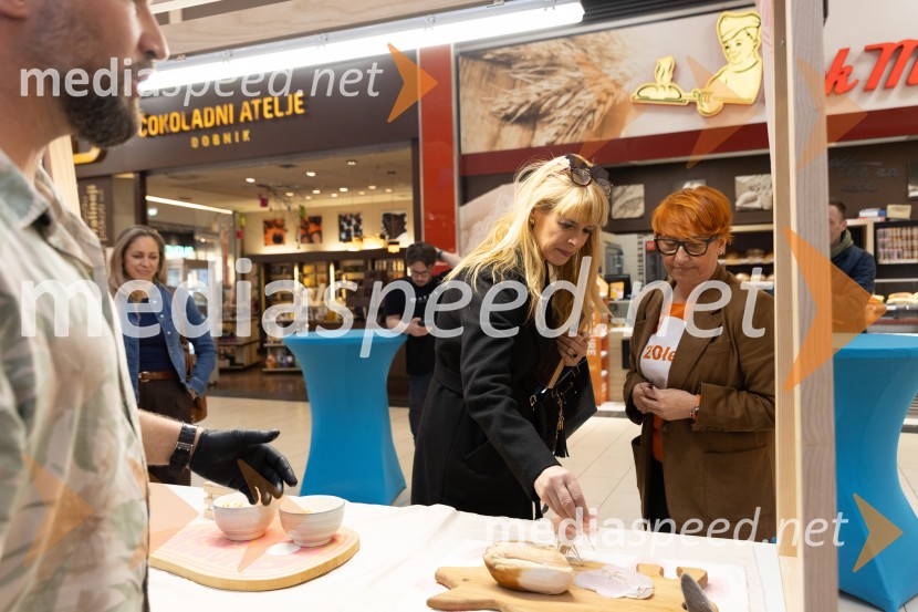 Filip Flisar v Citycentru Celje zarezal v Pohorsko šunko