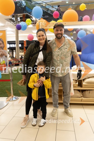 Filip Flisar v Citycentru Celje zarezal v Pohorsko šunko