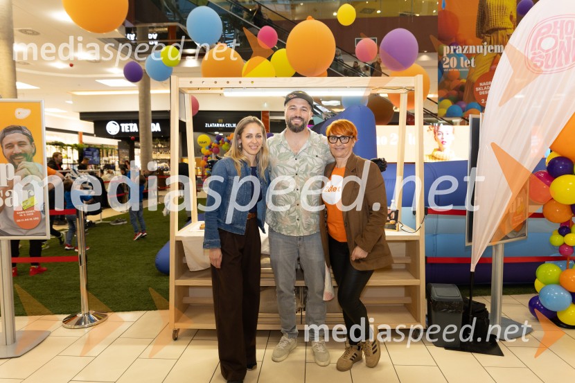 Filip Flisar v Citycentru Celje zarezal v Pohorsko šunko