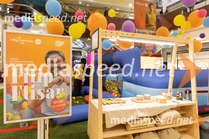 Filip Flisar v Citycentru Celje zarezal v Pohorsko šunko