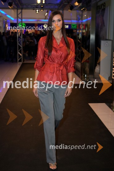 Sandra Marinovič, manekenkaMura, odprtje nove prodajalne in modna revija