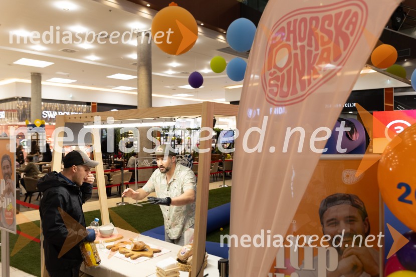 Filip Flisar v Citycentru Celje zarezal v Pohorsko šunko