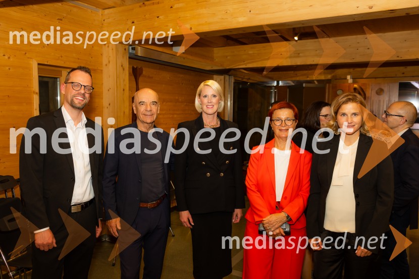 Iskrivo v živo: pogovor z nagrajencema Združenja Manager