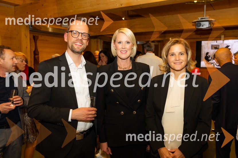 Iskrivo v živo: pogovor z nagrajencema Združenja Manager